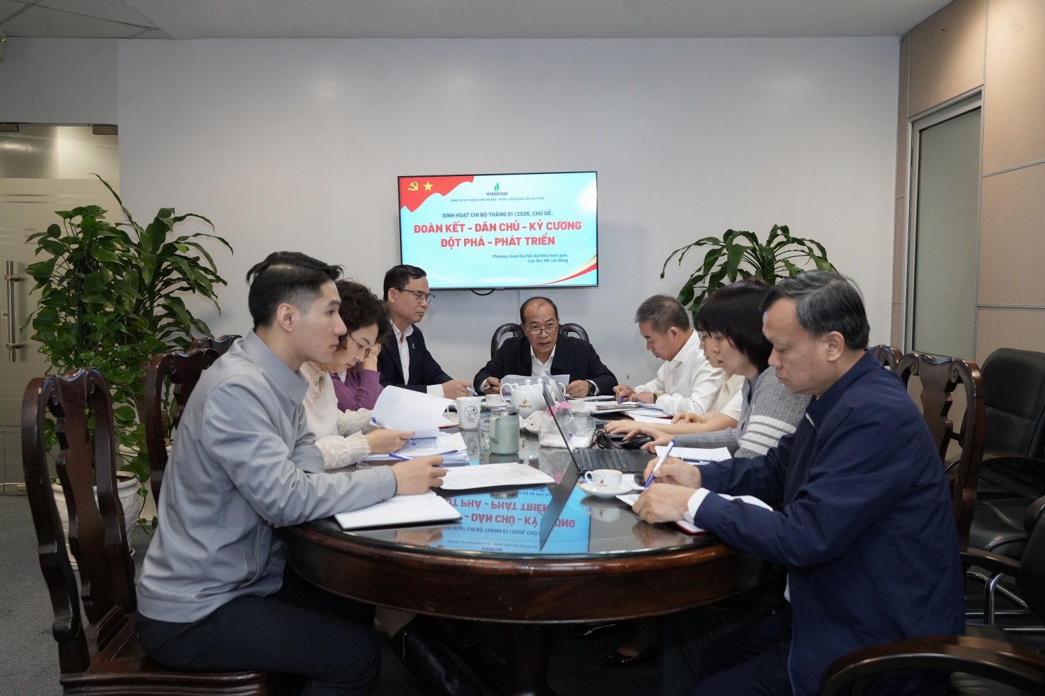 [Chùm ảnh] Đảng bộ BMQL&ĐH Petrovietnam tổ chức sinh hoạt chi bộ tháng 1: Đoàn kết - Dân chủ - Kỷ cương - Đột phá - Phát triển