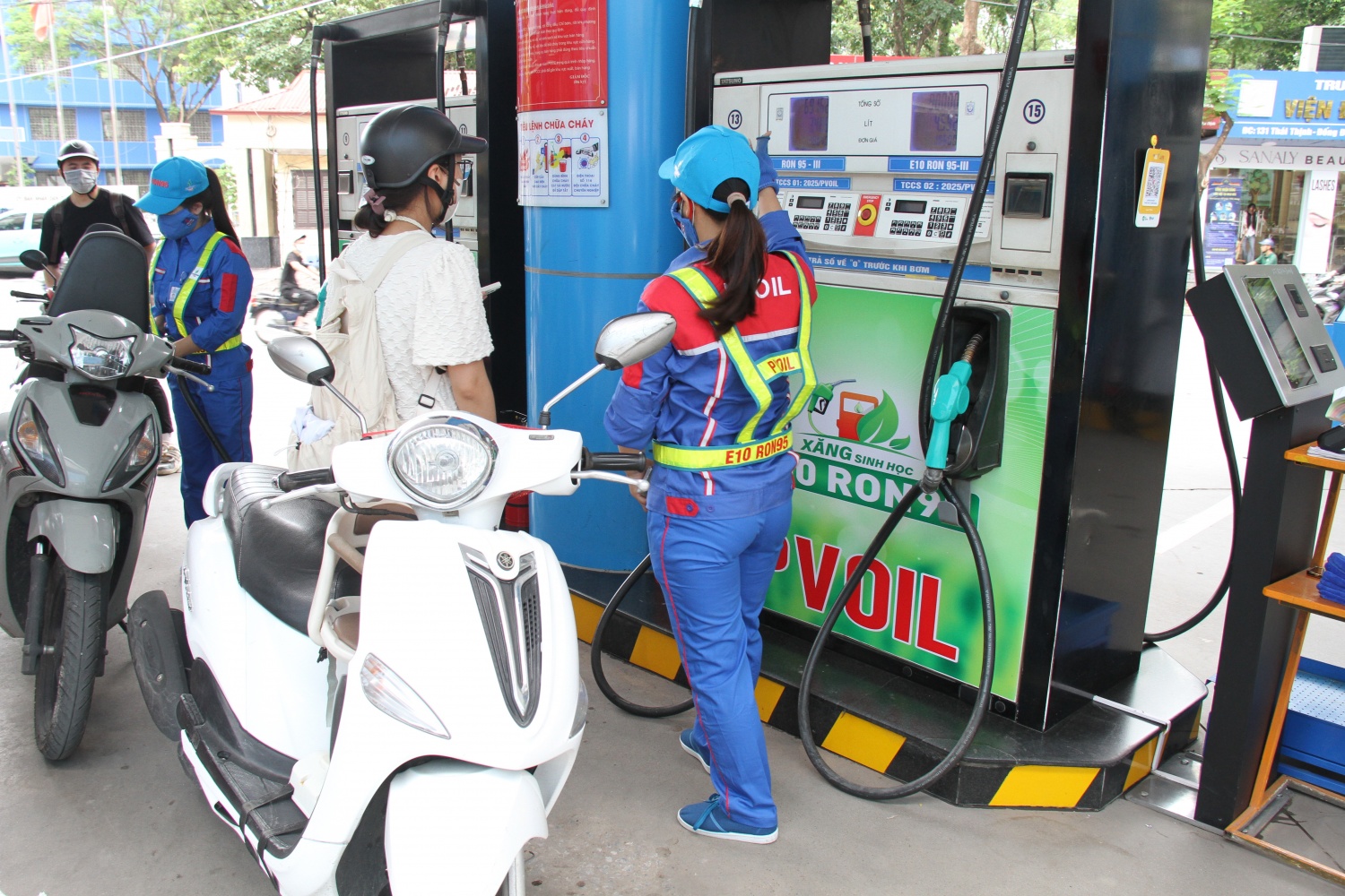 Giá xăng dầu đồng loạt giảm từ 15h ngày 8/1