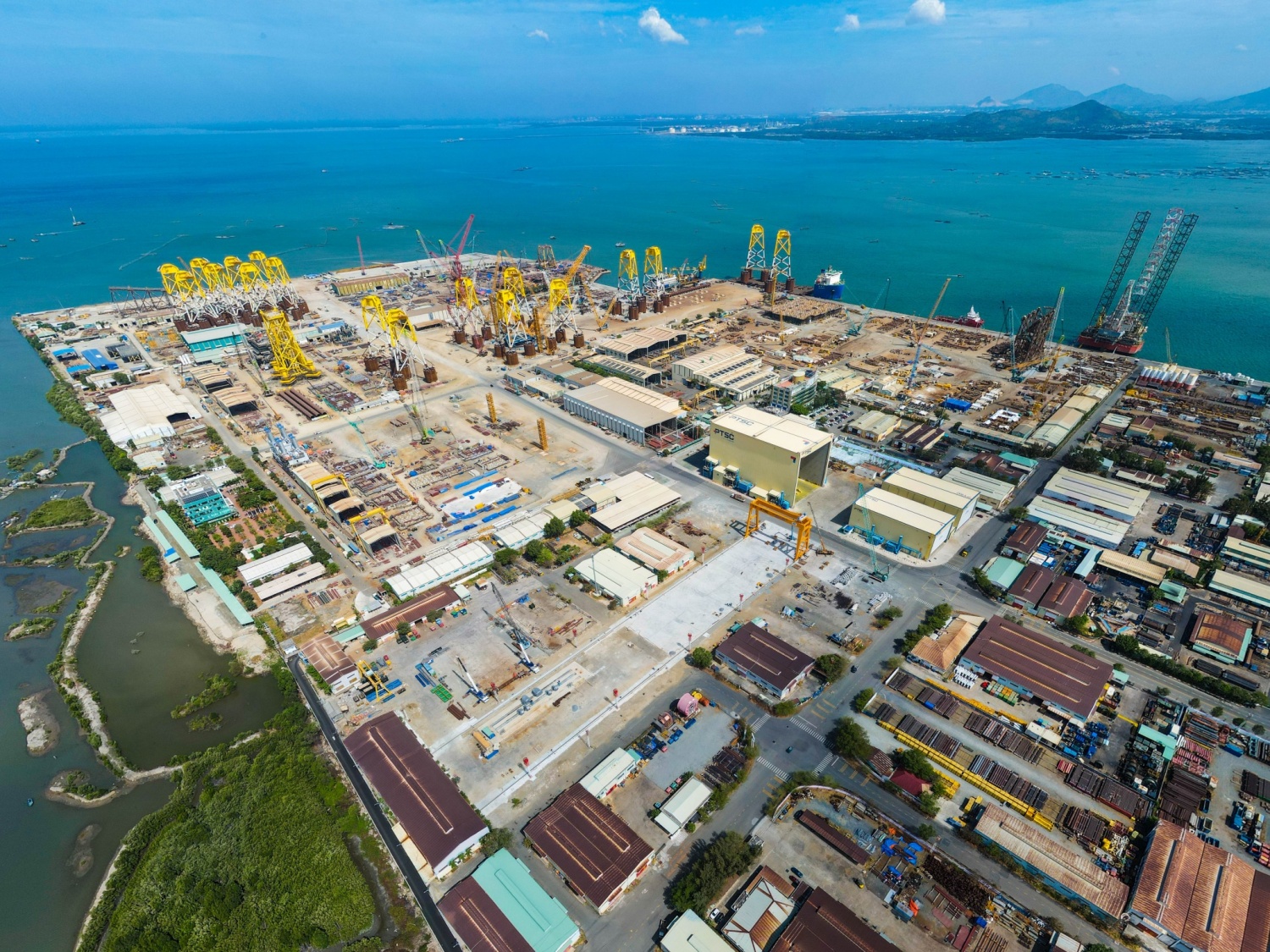 Dấu ấn tuổi trẻ Petrovietnam trong lĩnh vực điện gió ngoài khơi