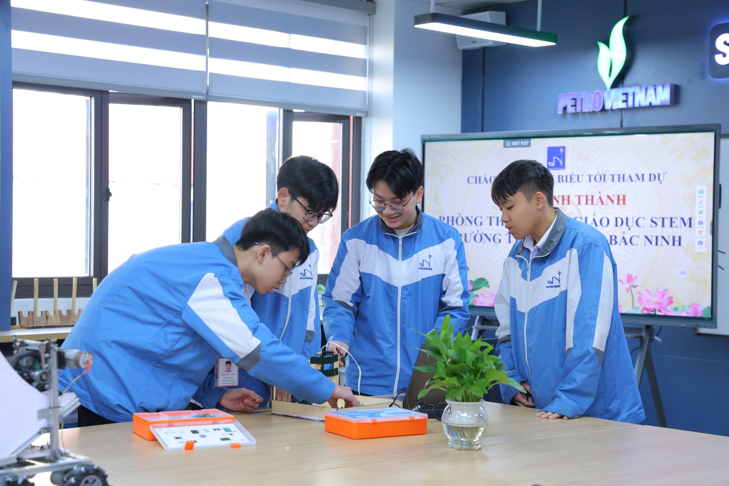 Lan tỏa không gian học tập khoa học – công nghệ hiện đại