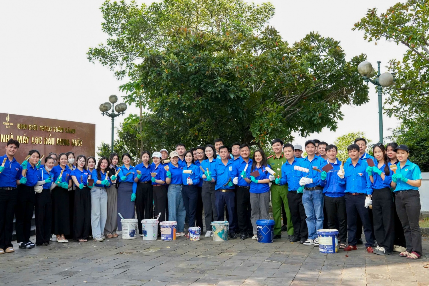 Đoàn Thanh niên BSR xung kích “xanh hóa” Nhà máy Lọc dầu Dung Quất