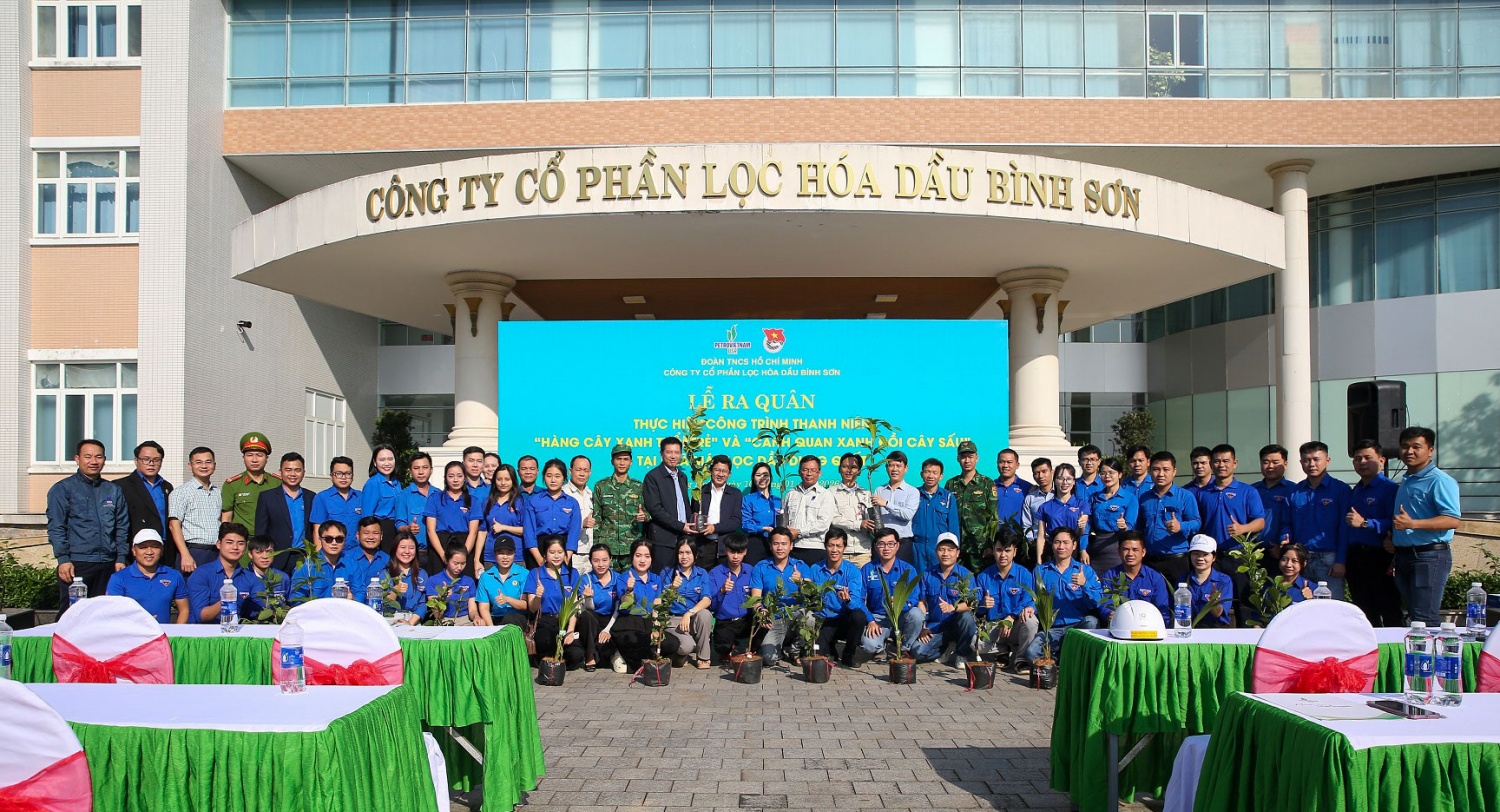 Đoàn Thanh niên BSR xung kích “xanh hóa” Nhà máy Lọc dầu Dung Quất