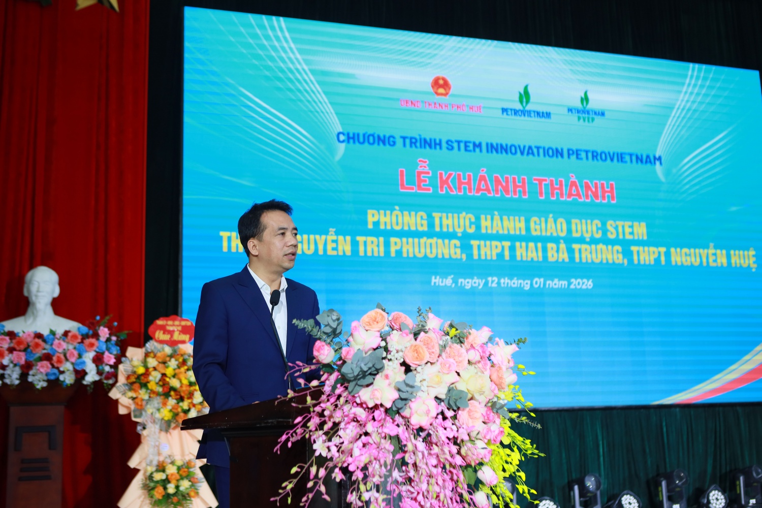 Phát triển nguồn nhân lực, góp phần đưa Huế trở thành Trung tâm Giáo dục – đào tạo, khoa học – công nghệ