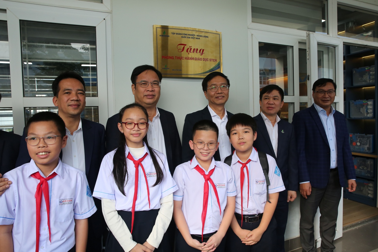 Phát triển nguồn nhân lực, góp phần đưa Huế trở thành Trung tâm Giáo dục – đào tạo, khoa học – công nghệ