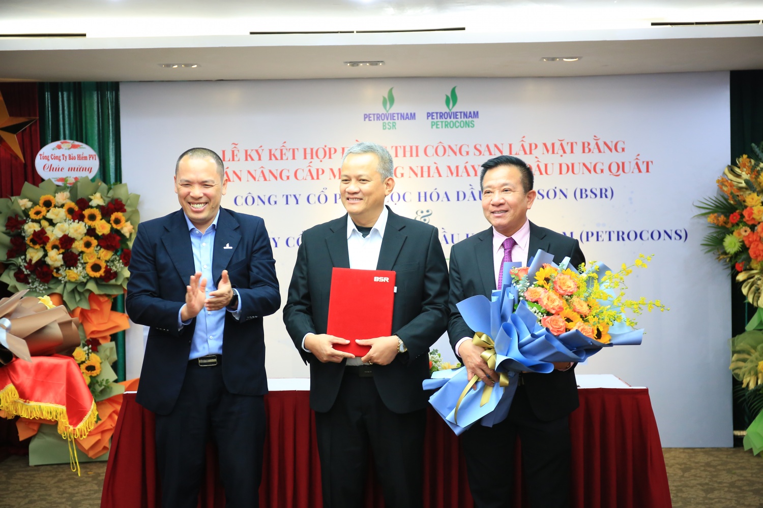 BSR và PETROCONs ký hợp đồng san lấp mặt bằng dự án NCMR NMLD Dung Quất