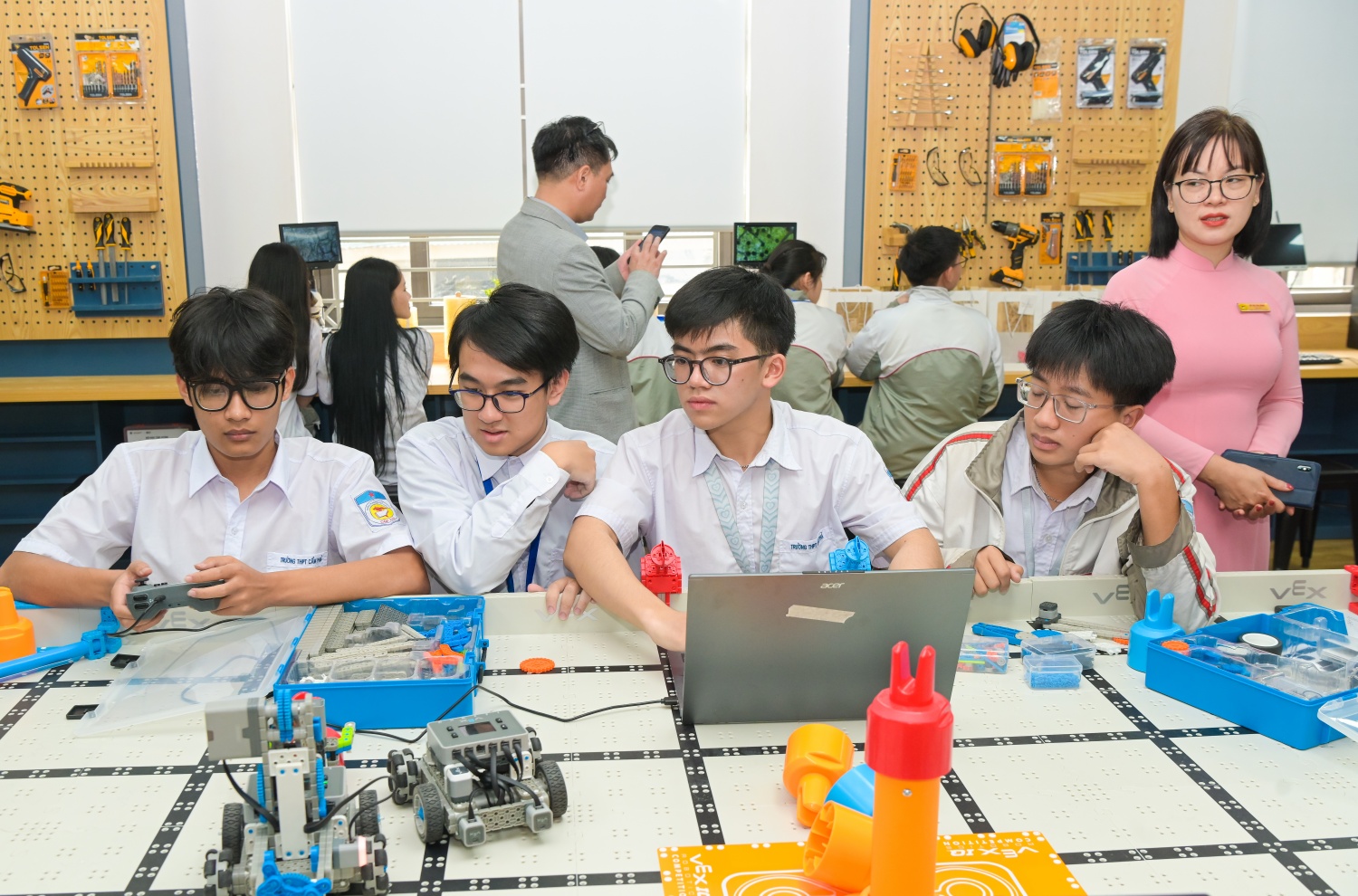 [Chùm ảnh] Petrovietnam đồng hành phát triển không gian giáo dục STEM tại Quảng Ninh