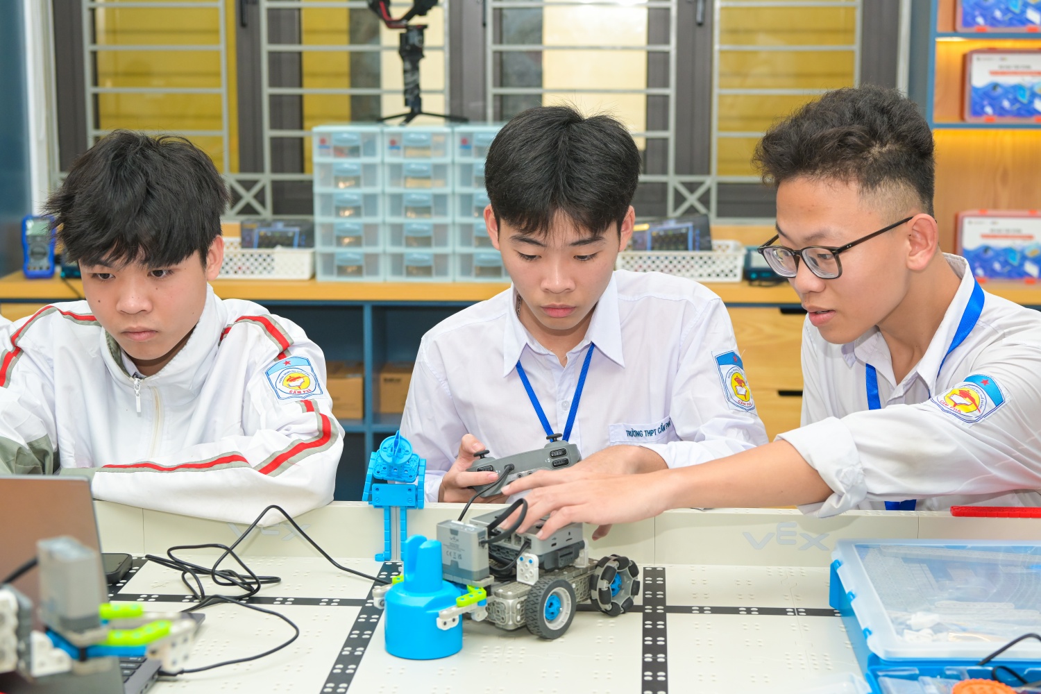 [Chùm ảnh] Petrovietnam đồng hành phát triển không gian giáo dục STEM tại Quảng Ninh