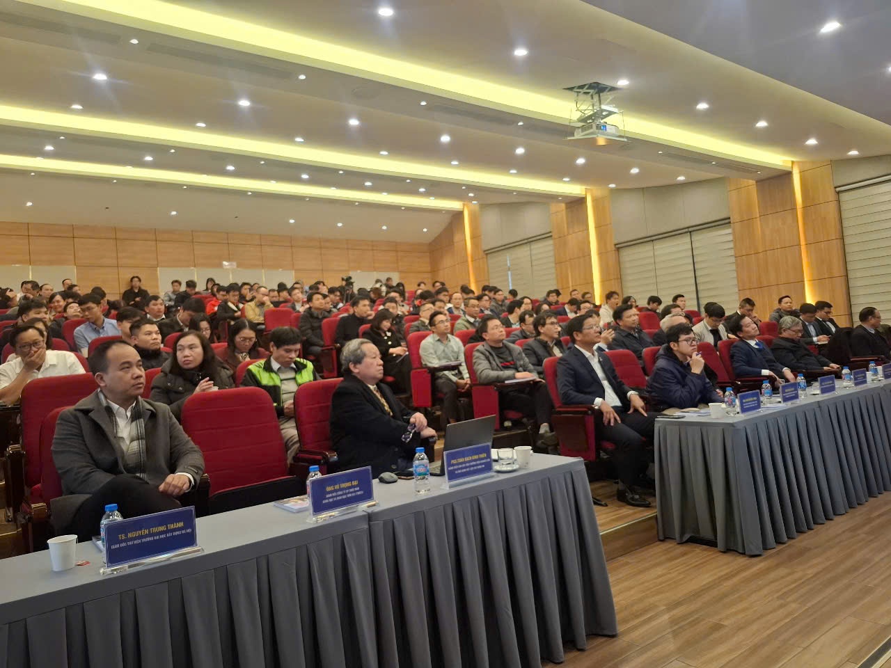 Điện hạt nhân và bài toán an ninh năng lượng: Góc nhìn từ kinh nghiệm quốc tế Điện hạt nhân và bài toán an ninh năng lượng: Góc nhìn từ kinh nghiệm quốc tế