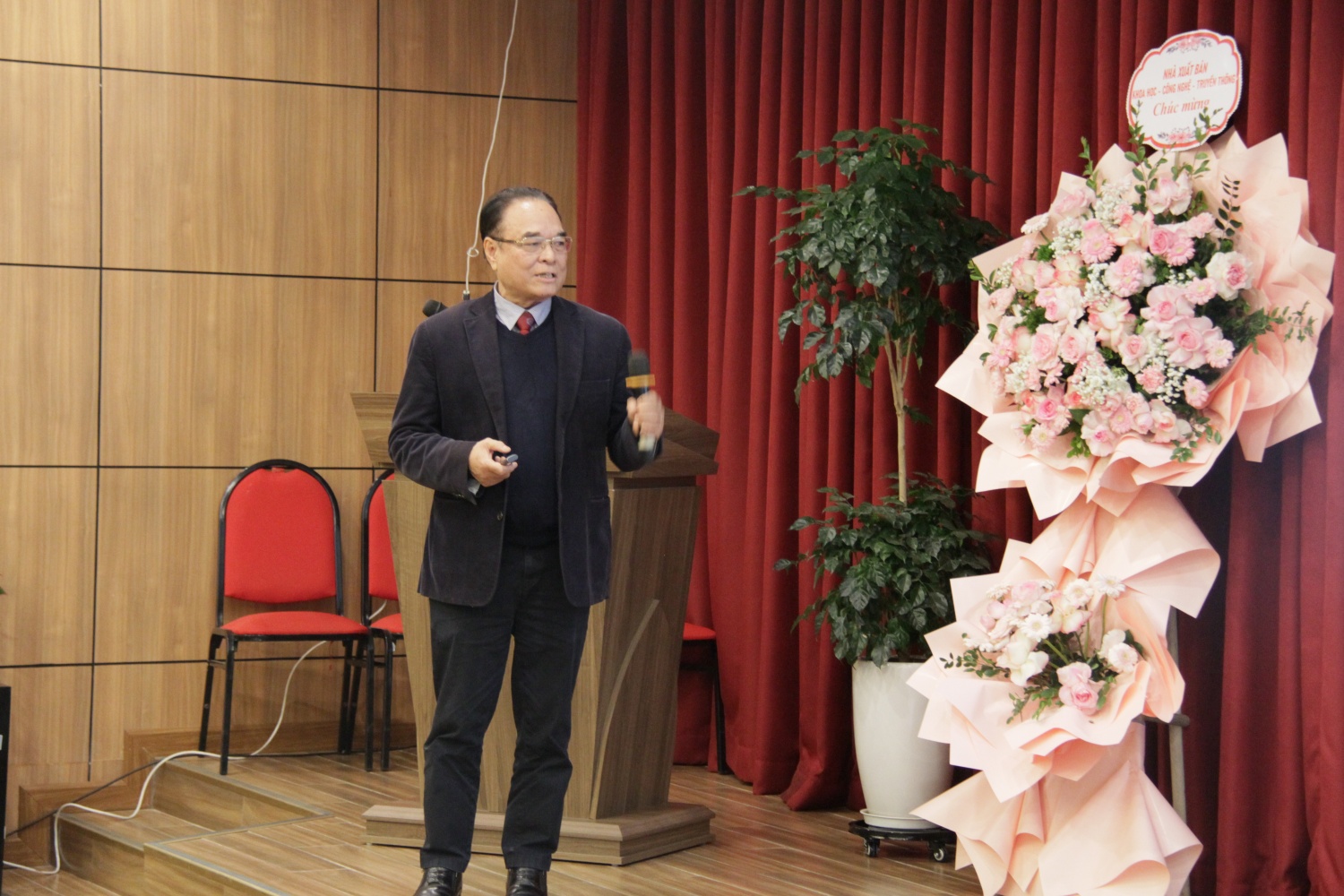 Điện hạt nhân và bài toán an ninh năng lượng: Góc nhìn từ kinh nghiệm quốc tế Điện hạt nhân và bài toán an ninh năng lượng: Góc nhìn từ kinh nghiệm quốc tế