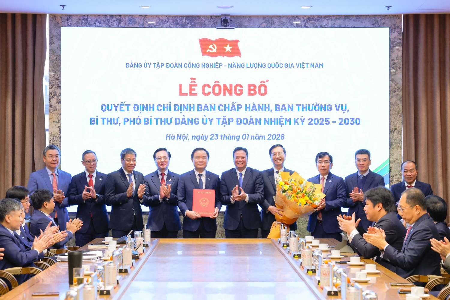Công bố và trao quyết định Bí thư, Phó Bí thư, Ban Chấp hành Đảng bộ Petrovietnam nhiệm kỳ 2025 - 2030