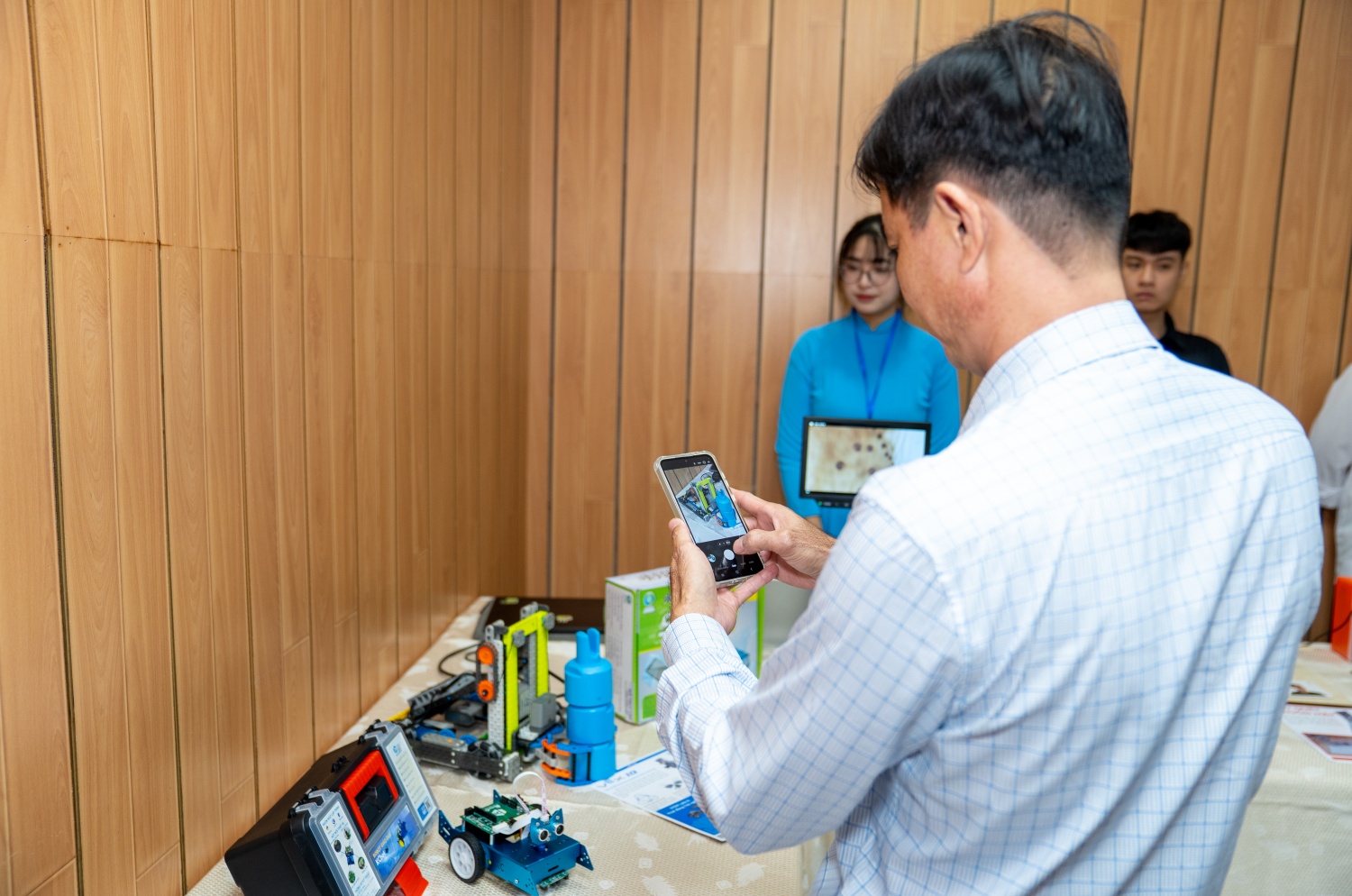 Nâng cao kiến thức, kỹ năng triển khai giáo dục STEM cho giáo viên khu vực Nam Bộ