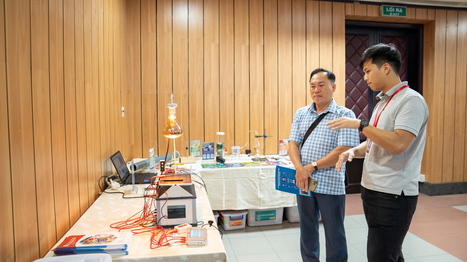 Nâng cao kiến thức, kỹ năng triển khai giáo dục STEM cho giáo viên khu vực Nam Bộ