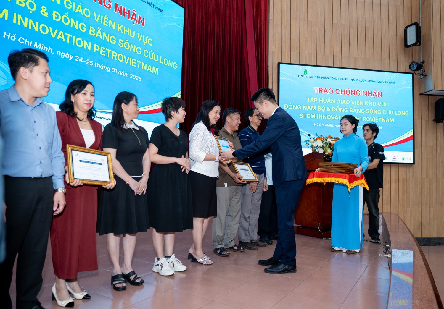 Hơn 190 giáo viên Đông Nam Bộ và ĐBSCL được trang bị kỹ năng triển khai giáo dục STEM