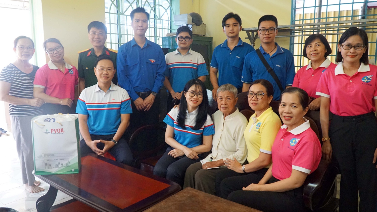 PVOIL thăm, chúc Tết Mẹ Nguyễn Thị Lan, Ấp 5A, xã Củ Chi, TP. Hồ Chí Minh