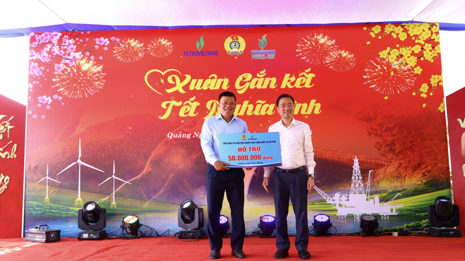 “Petrovietnam: Xuân Gắn kết - Tết Nghĩa tình” đầy ấm áp tại thủy điện Đakđrinh