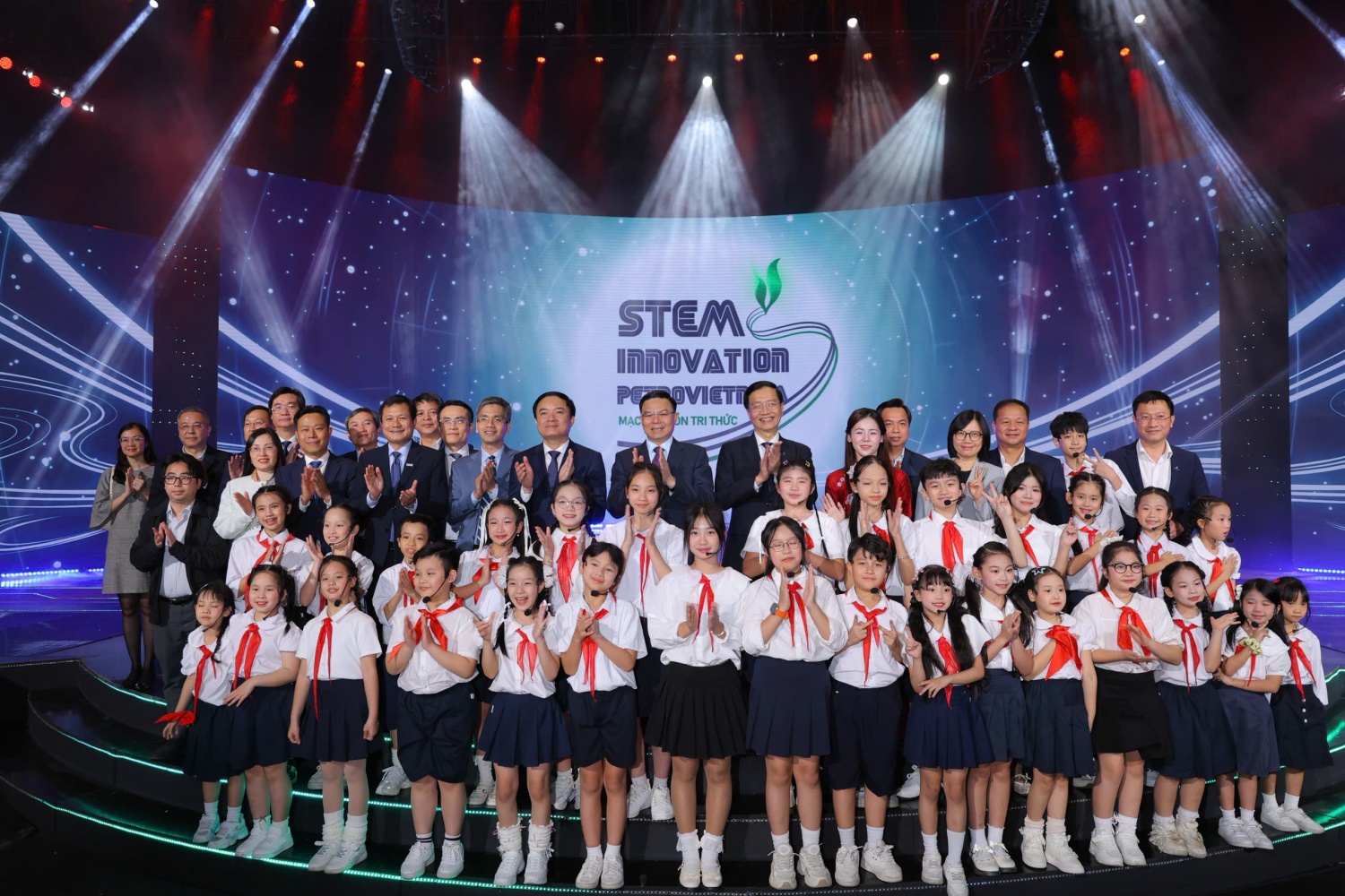 Một chương trình đầy cảm xúc, một hành trình đầy hứng khởi