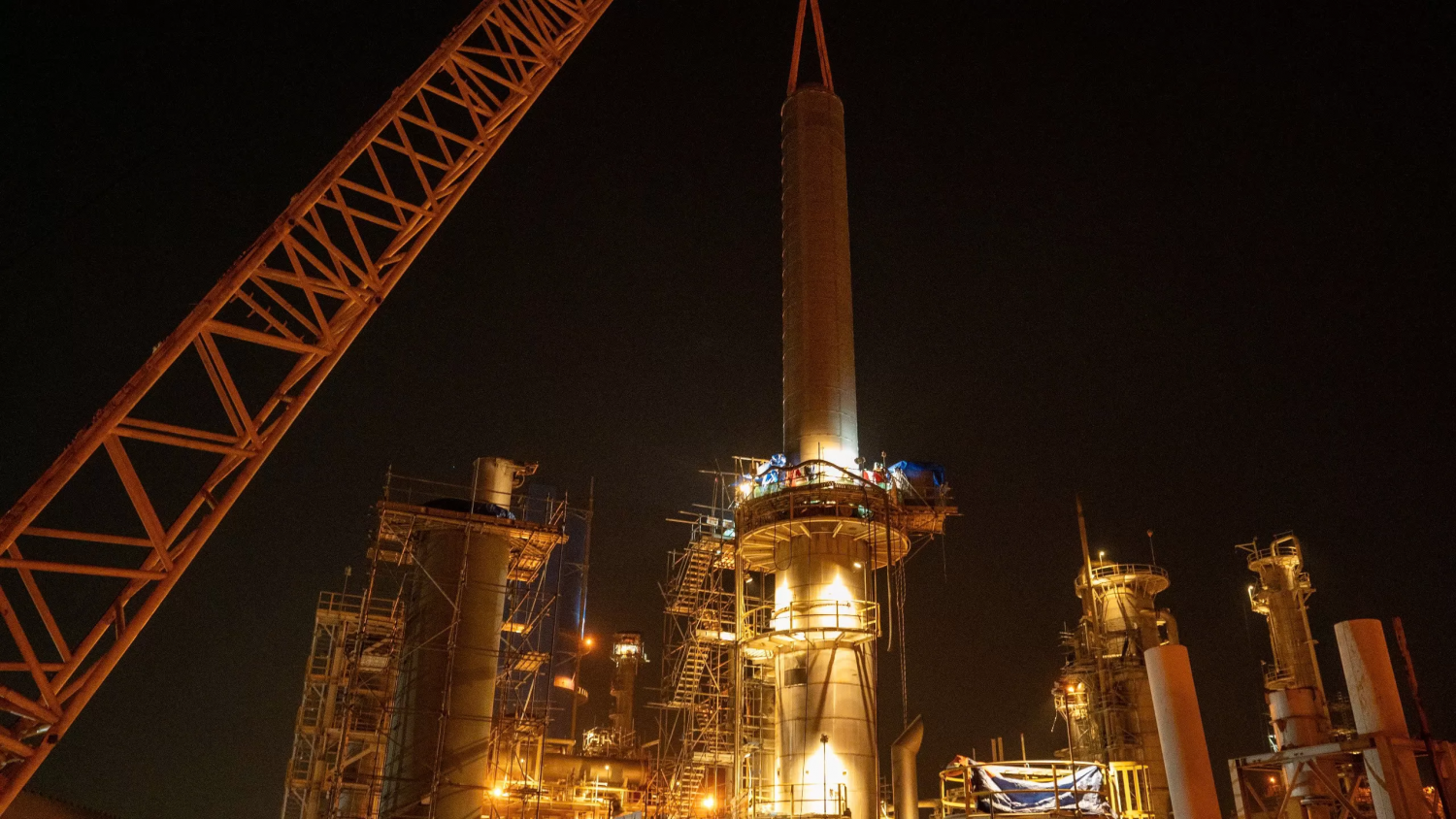 The Phu My Fertilizer Plant successfully completed its comprehensive maintenance, more than 4 days ahead of schedule, and has resumed operations at over capacity