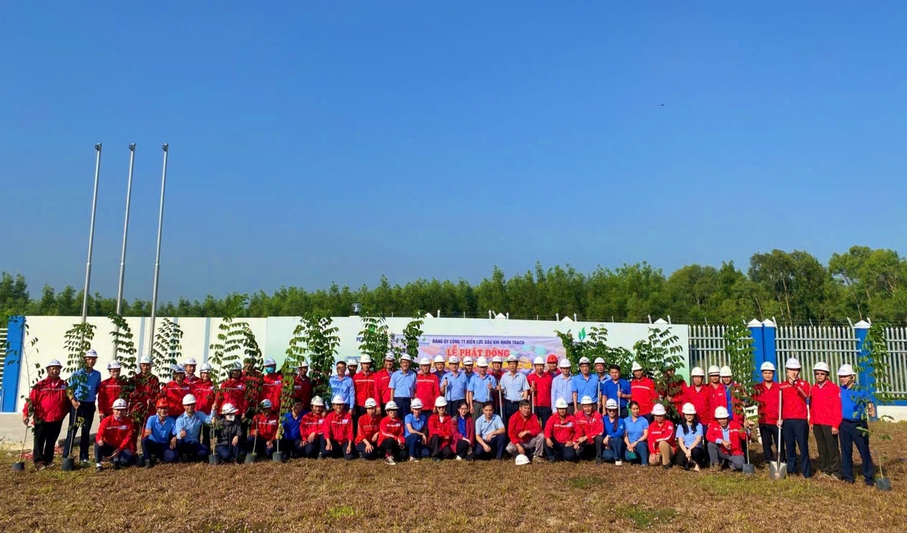 PV Power NT lan tỏa nét đẹp văn hóa từ truyền thống Tết trồng cây