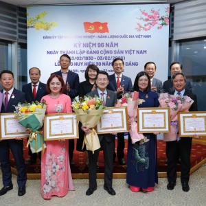 Petrovietnam gặp mặt kỷ niệm 96 năm Ngày thành lập Đảng Cộng sản Việt Nam, trao Huy hiệu 30 năm tuổi Đảng