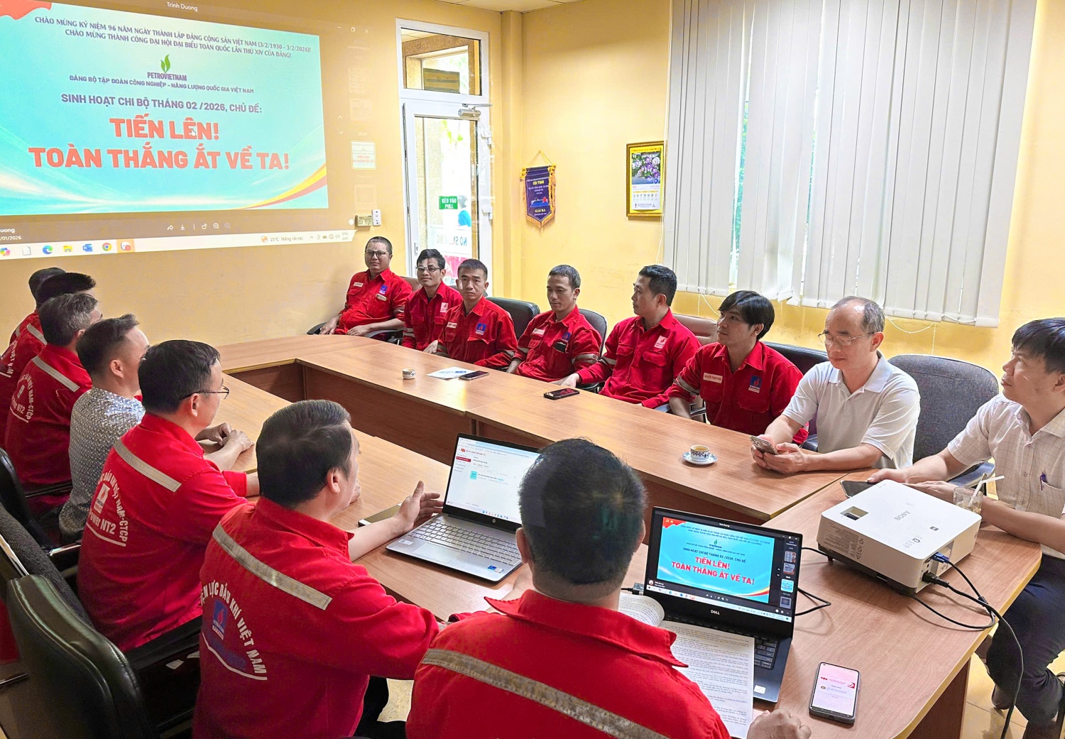 50 chi bộ trực thuộc Đảng bộ Tổng Công ty Điện lực Dầu khí Việt Nam – CTCP (PV Power) đồng loạt tổ chức sinh hoạt Chi bộ định kỳ