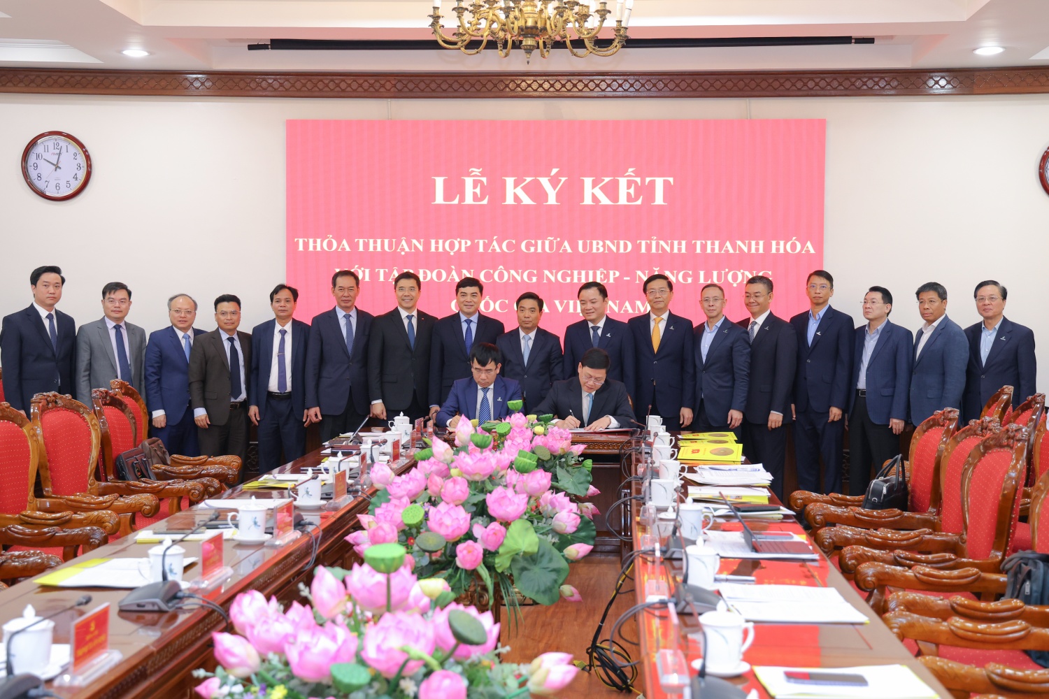 Tỉnh Thanh Hóa và Petrovietnam ký thỏa thuận hợp tác toàn diện, thúc đẩy phát triển công nghiệp – năng lượng