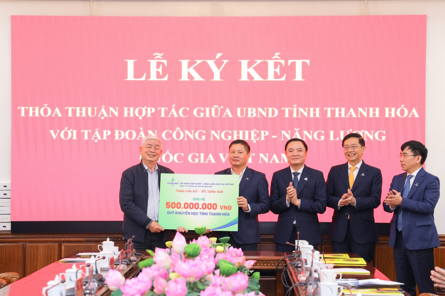 Tỉnh Thanh Hóa và Petrovietnam ký thỏa thuận hợp tác toàn diện, thúc đẩy phát triển công nghiệp – năng lượng