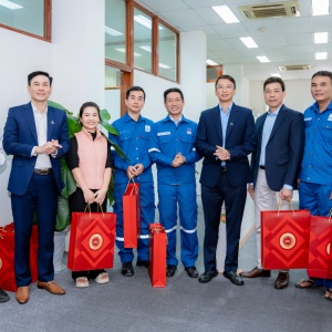 Lãnh đạo Petrovietnam động viên người lao động PVNDB nhân dịp Tết Bính Ngọ