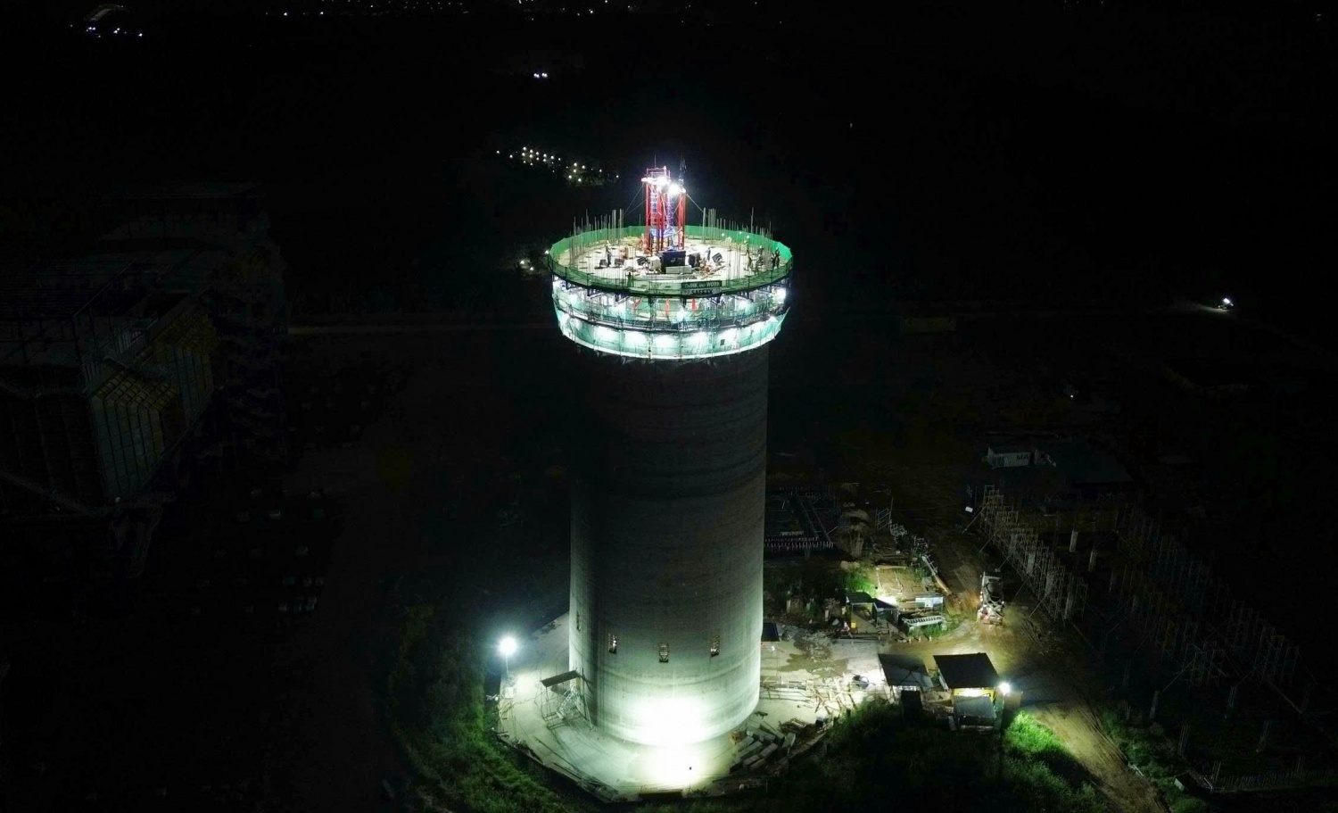 Hạng mục ống khói NMNĐ Long Phú 1 về đích sớm 9 ngày