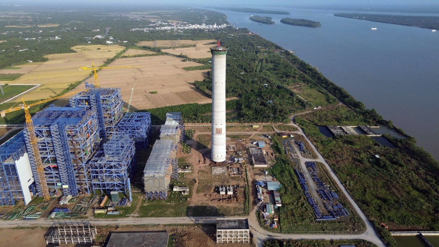 Hạng mục ống khói NMNĐ Long Phú 1 về đích sớm 9 ngày