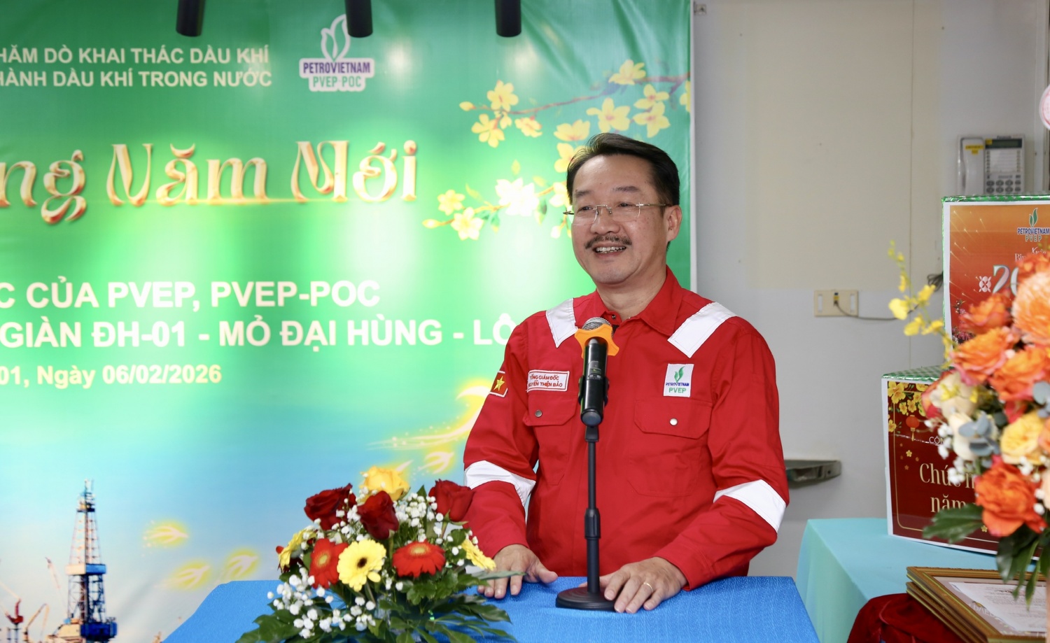 Lãnh đạo PVEP động viên, chúc Tết người lao động trên giàn FPU Đại Hùng 01