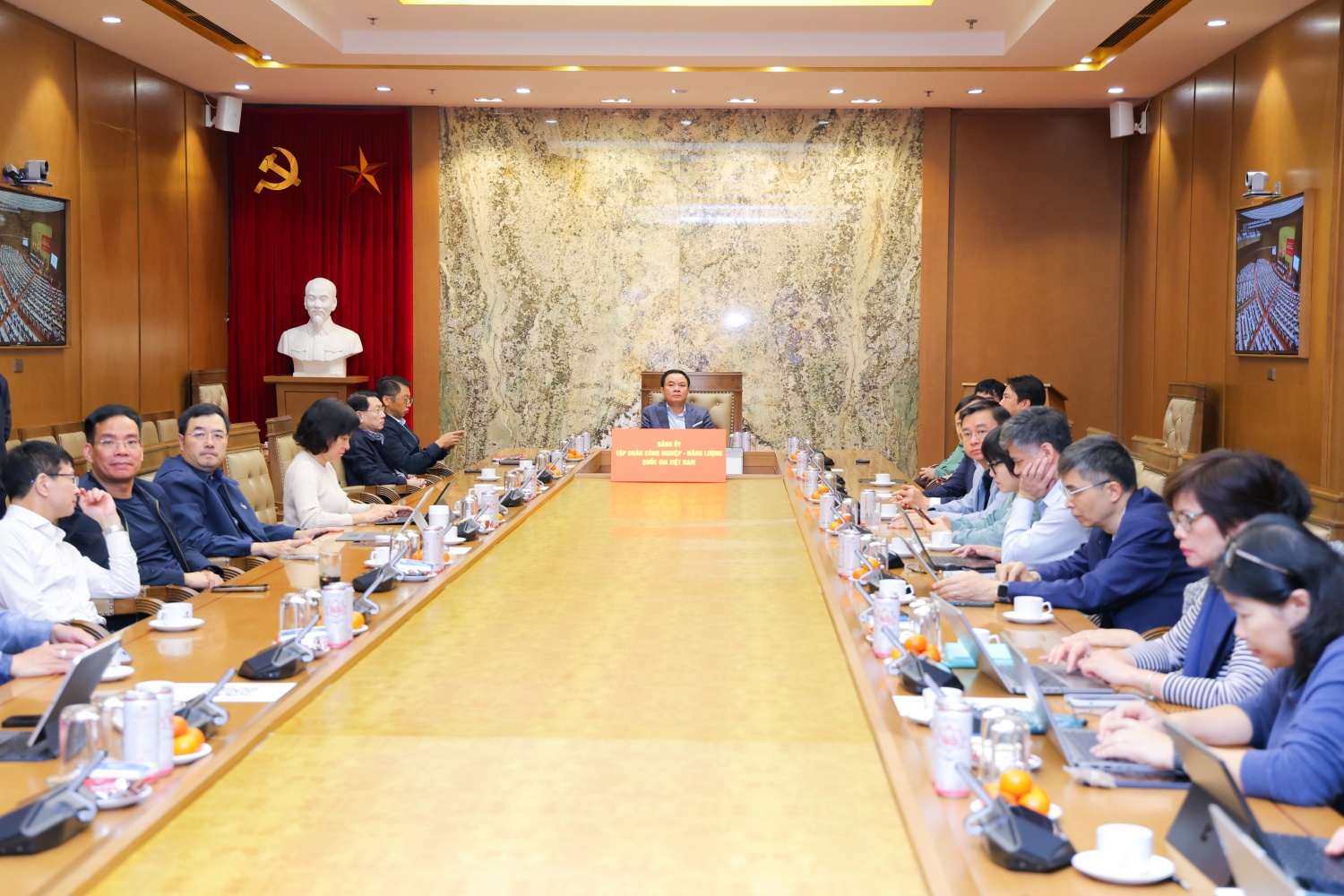 Đảng bộ Petrovietnam tham dự Hội nghị học tập, triển khai Nghị quyết Đại hội XIV của Đảng