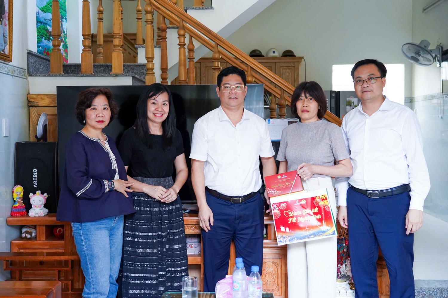 Công đoàn Petrovietnam trao gửi nghĩa tình tới người lao động khó khăn dịp Tết