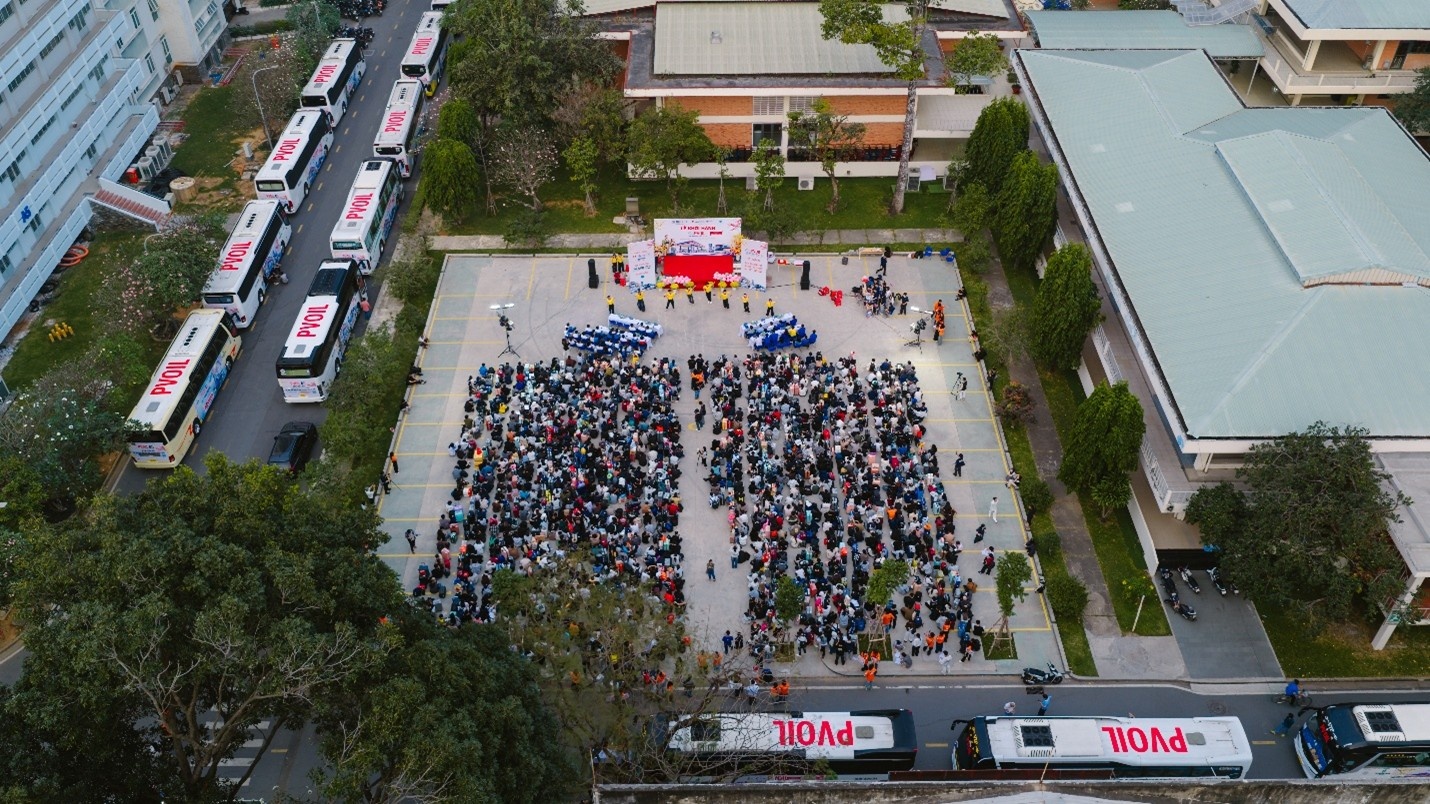 Toàn bộ chi phí thuê phương tiện và suất ăn trong hành trình do PVOIL tài trợ.