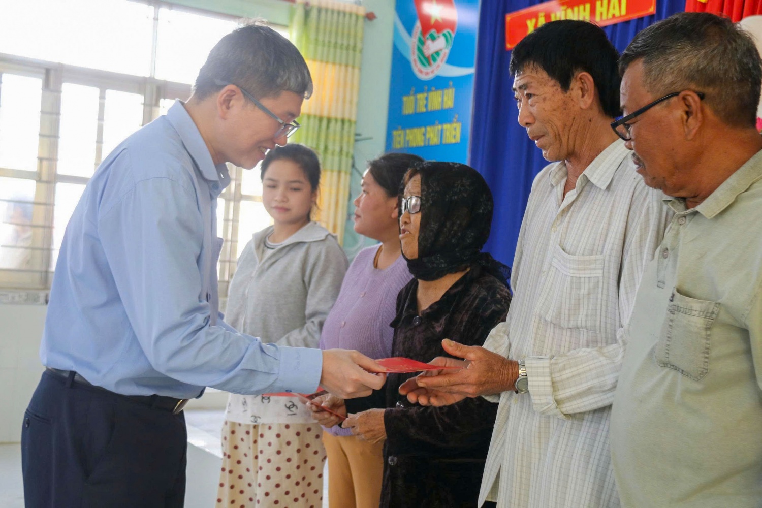 Petrovietnam góp phần chăm lo cho hàng trăm hộ dân tại vùng dự án nhà máy điện hạt nhân