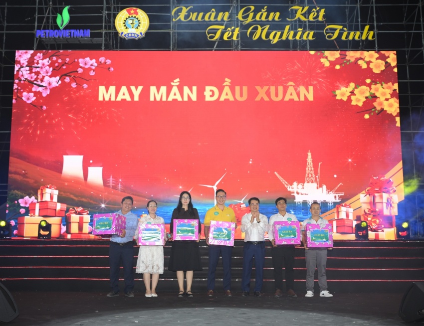 Lan tỏa Petrovietnam: Xuân Gắn kết   Tết Nghĩa tình” tại khu vực Vũng Tàu - TP. Hồ Chí Minh