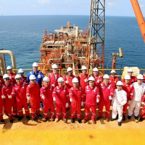 Đoàn công tác PVEP chúc Tết người lao động trên tàu FPSO ARMADA và giàn THOR