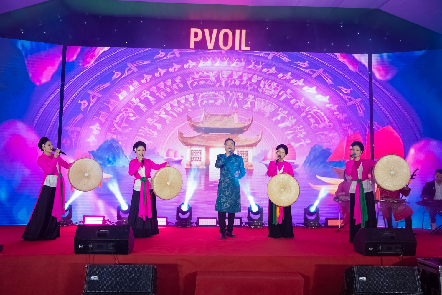 Ấm áp nghĩa tình nơi “mái nhà chung” PVOIL