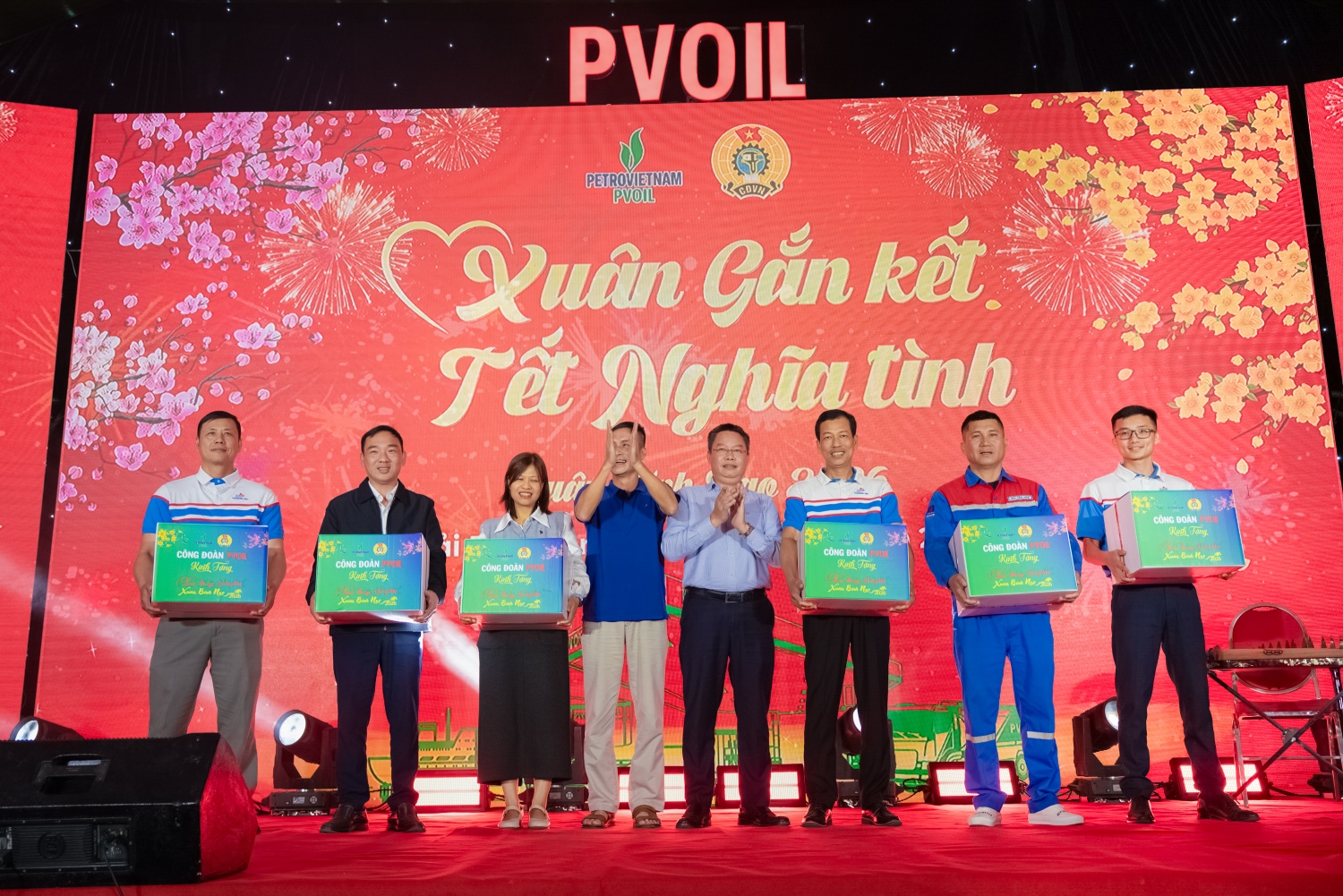 Ấm áp nghĩa tình nơi “mái nhà chung” PVOIL