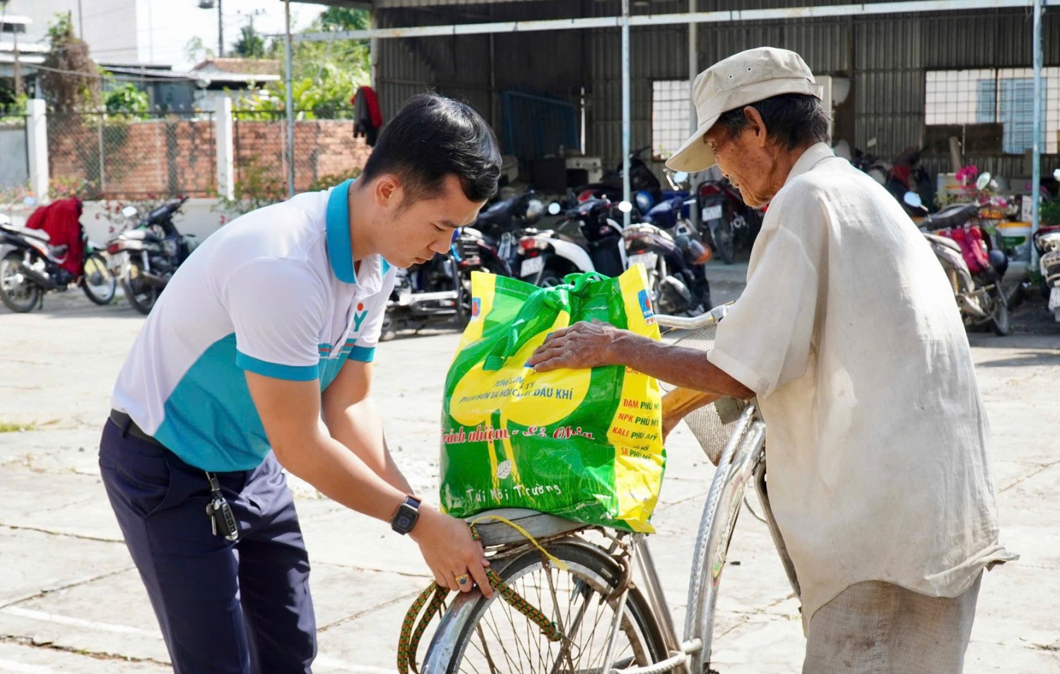 Hành trình “Xuân yêu thương – Tết sẻ chia” lan tỏa nghĩa tình Phú Mỹ