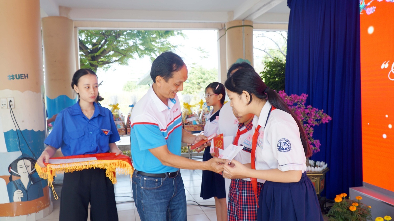 “Petrovietnam: Xuân Gắn kết - Tết Nghĩa tình” mang mùa xuân tới mọi miền đất nước