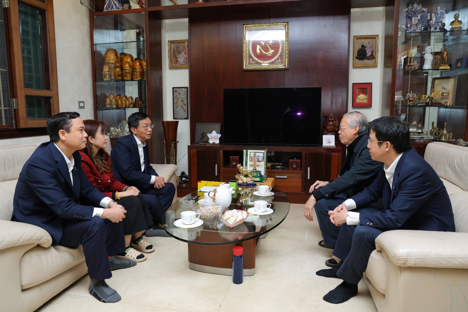 Lãnh đạo Petrovietnam tri ân các thế hệ lãnh đạo nhân dịp Xuân Bính Ngọ 2026