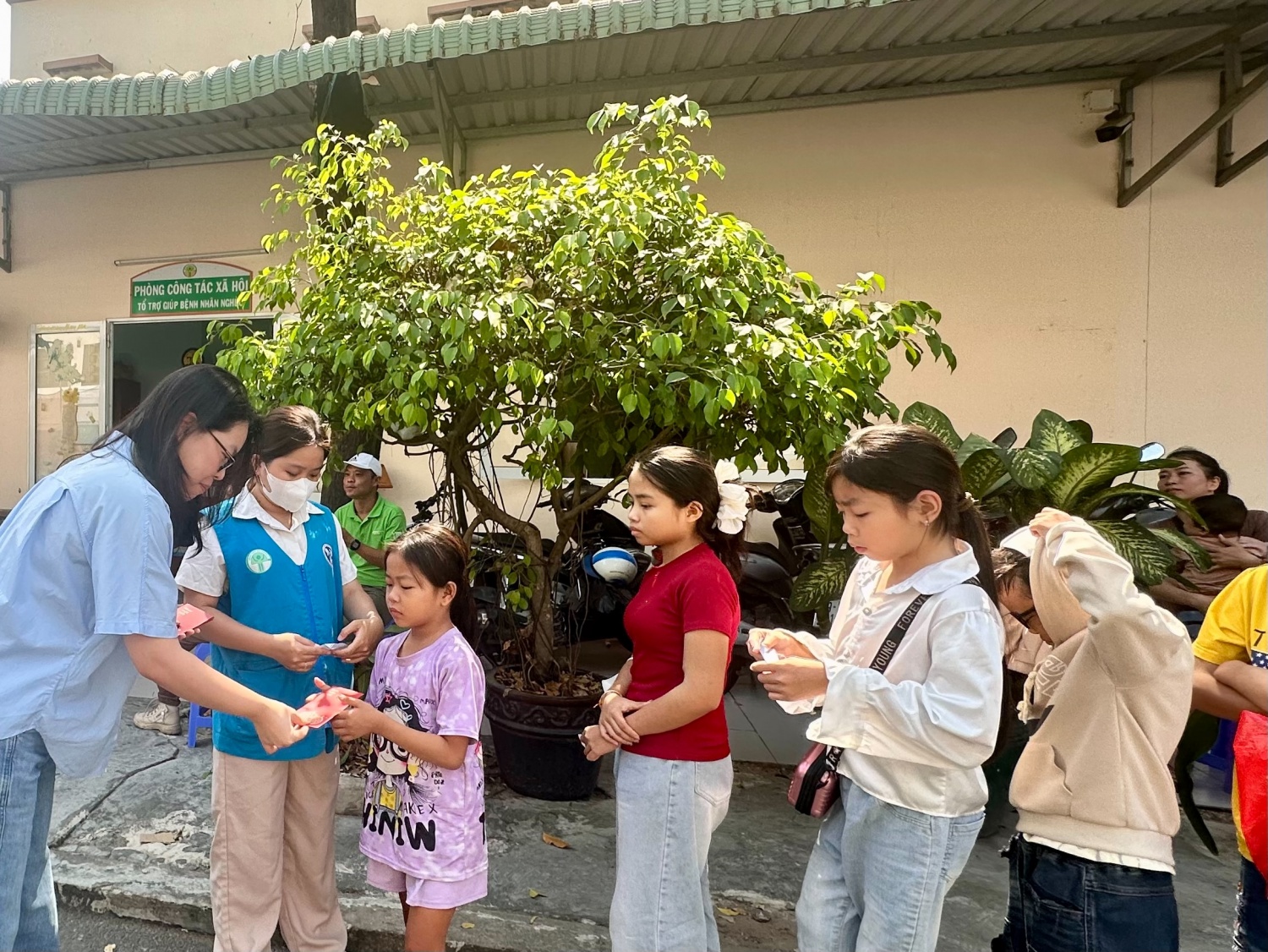Xuân yêu thương - Nghĩa tình Petrovietnam sưởi ấm vùng lũ, tiếp sức bệnh nhi