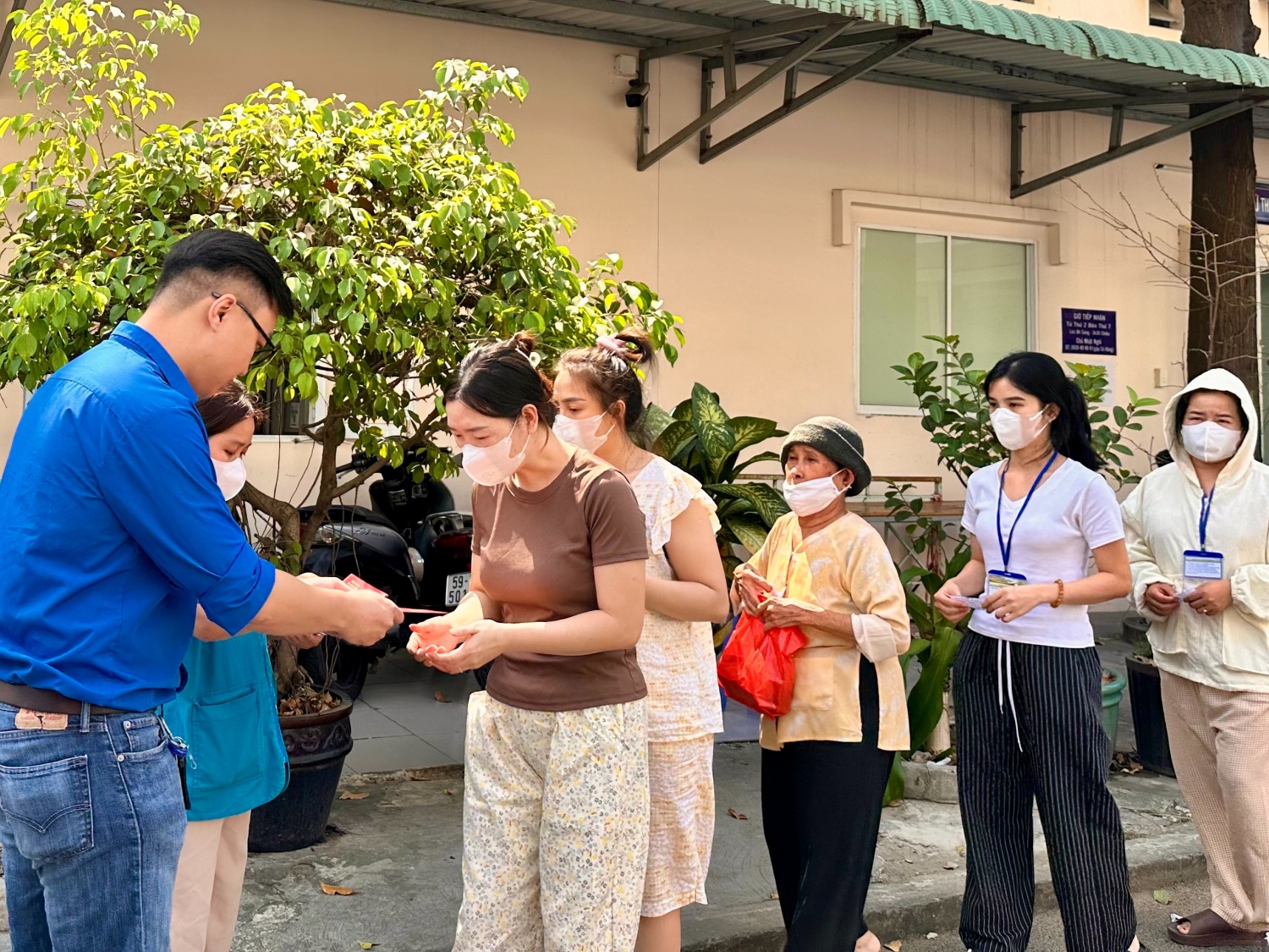 Xuân yêu thương - Nghĩa tình Petrovietnam sưởi ấm vùng lũ, tiếp sức bệnh nhi