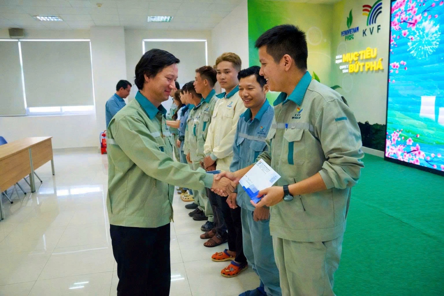 PVCFC lan tỏa văn hóa sẻ chia, chăm lo người lao động dịp Xuân Bính Ngọ 2026