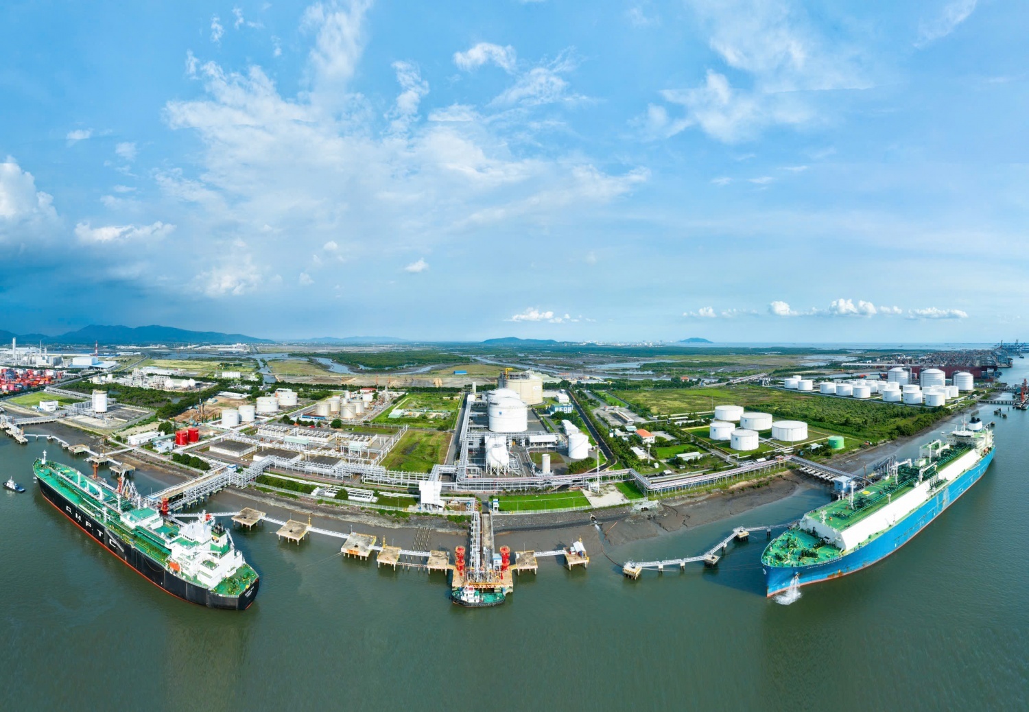 Chuỗi Khí – Điện LNG khép kín đầu tiên, góp phần hiện thực hóa mục tiêu đô thị xanh Chuỗi Khí – Điện LNG khép kín đầu tiên, góp phần hiện thực hóa mục tiêu đô thị xanh