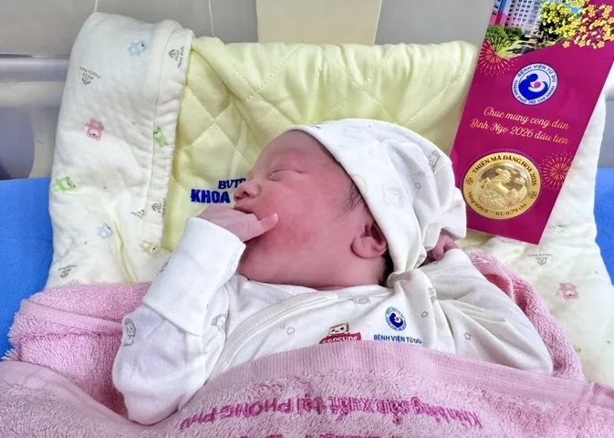 Những "công dân nhí" chào đời trong đêm Giao thừa Bính Ngọ 2026