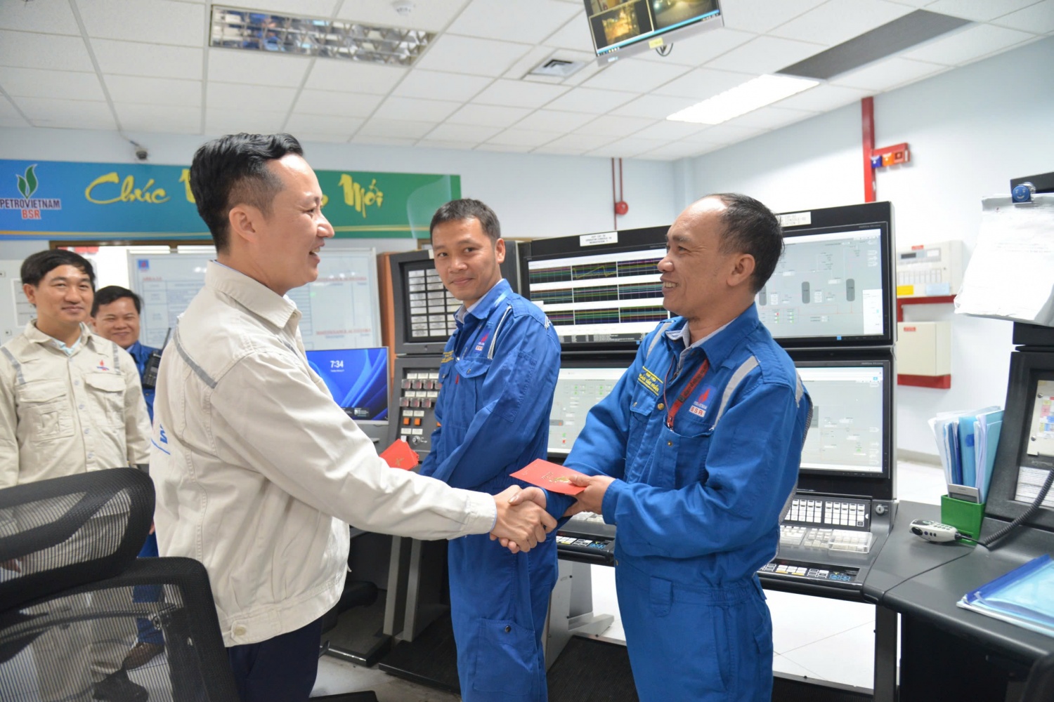 Người lao động BSR hăng say lao động ngày Tết vì dòng chảy năng lượng quốc gia