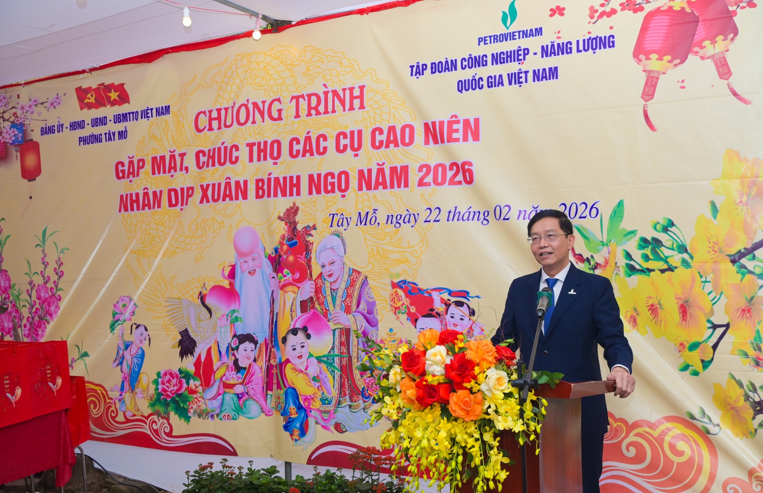 Phó Thủ tướng Bùi Thanh Sơn chúc Tết các cụ cao niên phường Tây Mỗ nhân dịp Xuân Bính Ngọ 2026