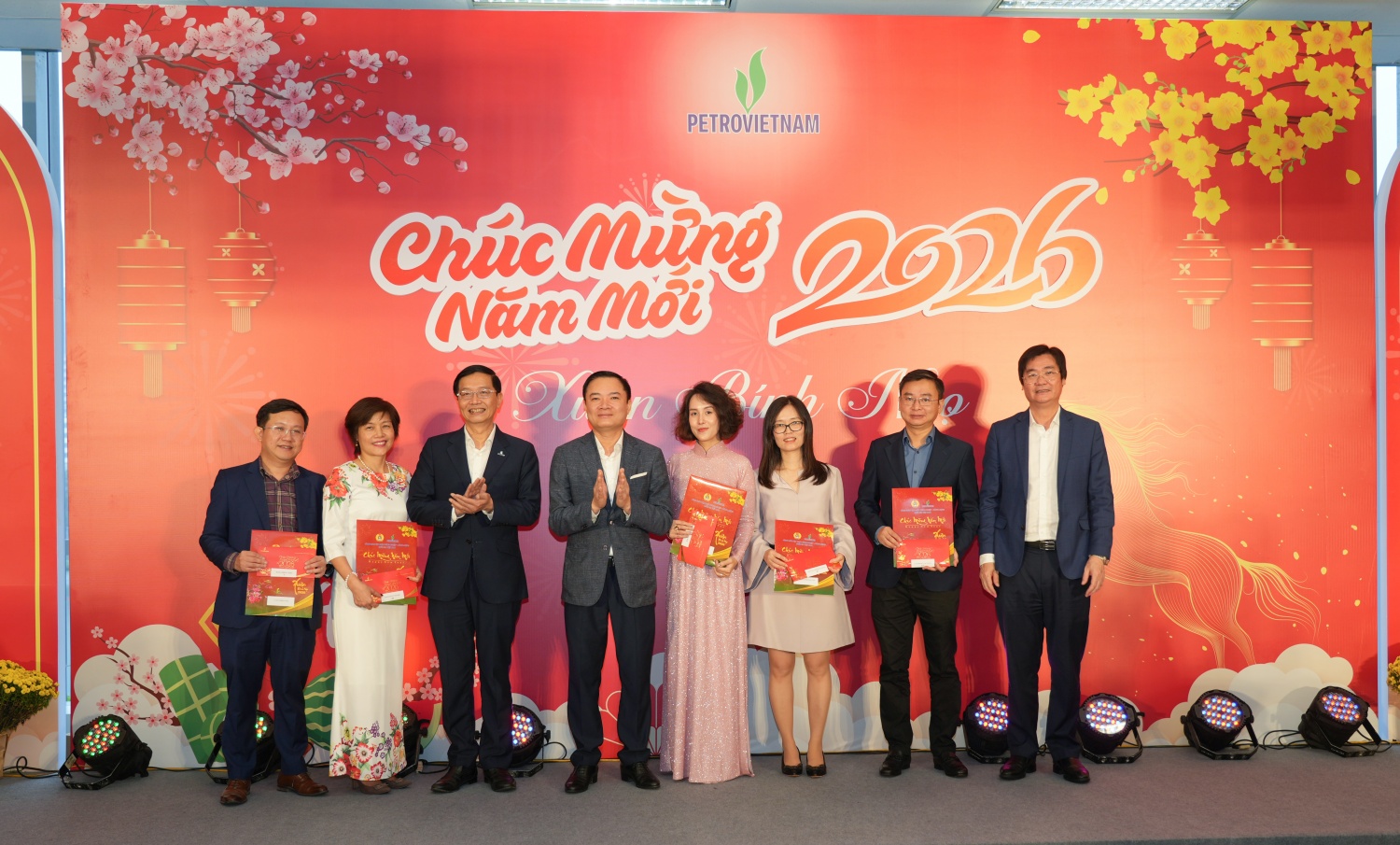 Chủ tịch HĐTV Petrovietnam Lê Ngọc Sơn đến thăm và chúc Tết các đơn vị thành viên đầu Xuân Bính Ngọ 2026 tại Hà Nội Chủ tịch HĐTV Petrovietnam Lê Ngọc Sơn đến thăm và chúc Tết các đơn vị thành viên đầu Xuân Bính Ngọ 2026 tại Hà Nội