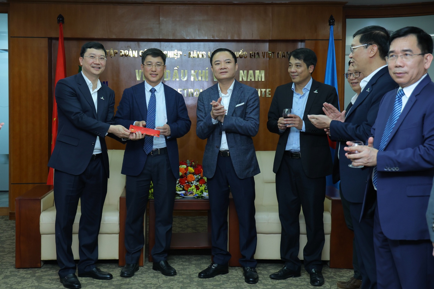 Chủ tịch HĐTV Petrovietnam Lê Ngọc Sơn đến thăm và chúc Tết các đơn vị thành viên đầu Xuân Bính Ngọ 2026 tại Hà Nội Chủ tịch HĐTV Petrovietnam Lê Ngọc Sơn đến thăm và chúc Tết các đơn vị thành viên đầu Xuân Bính Ngọ 2026 tại Hà Nội
